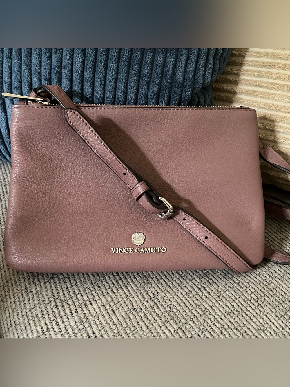 Vince Camuto, mauve leather Crossbody bag, purse